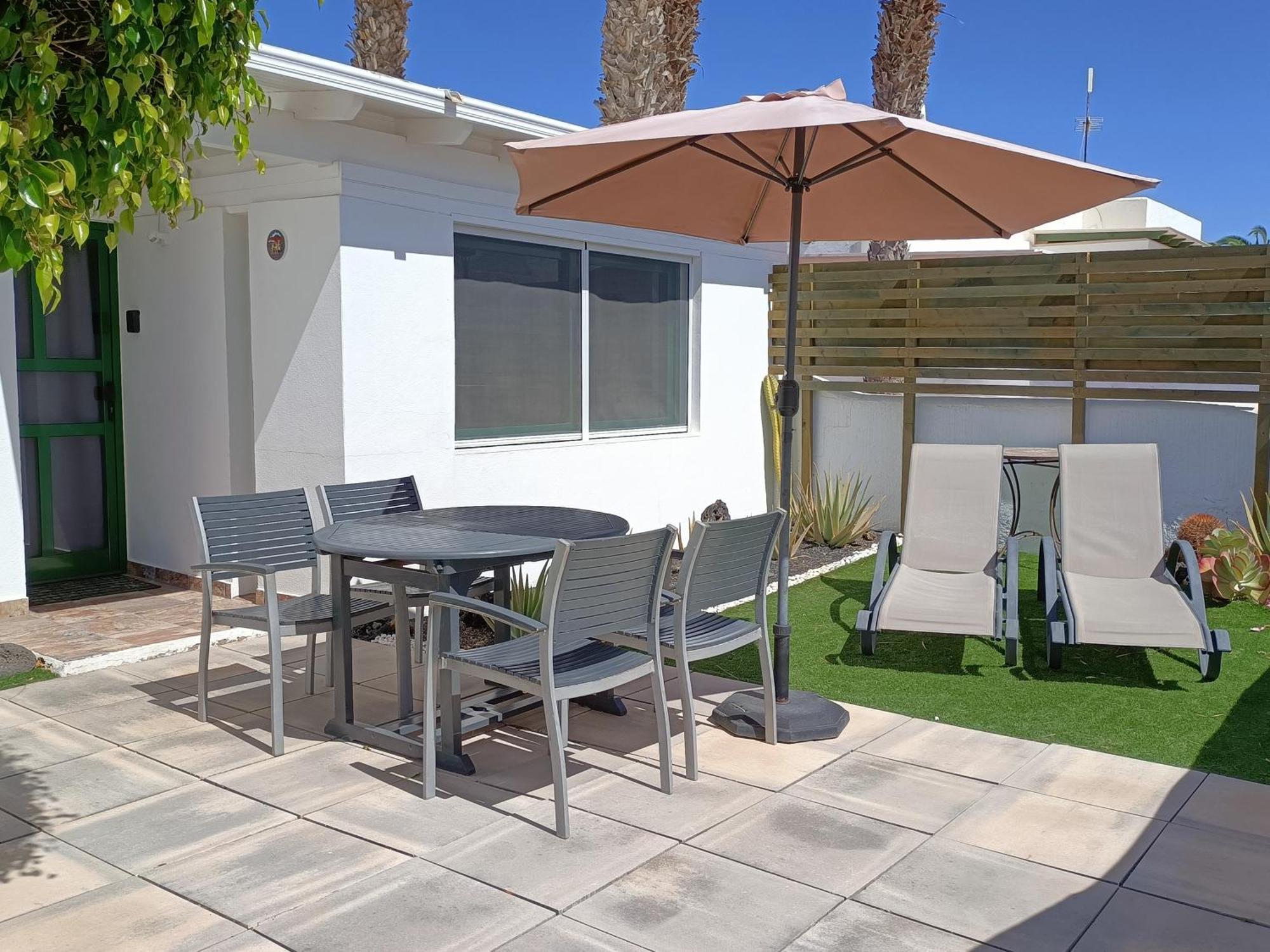 The White House With Pool - Playa Blanca 아파트 외부 사진