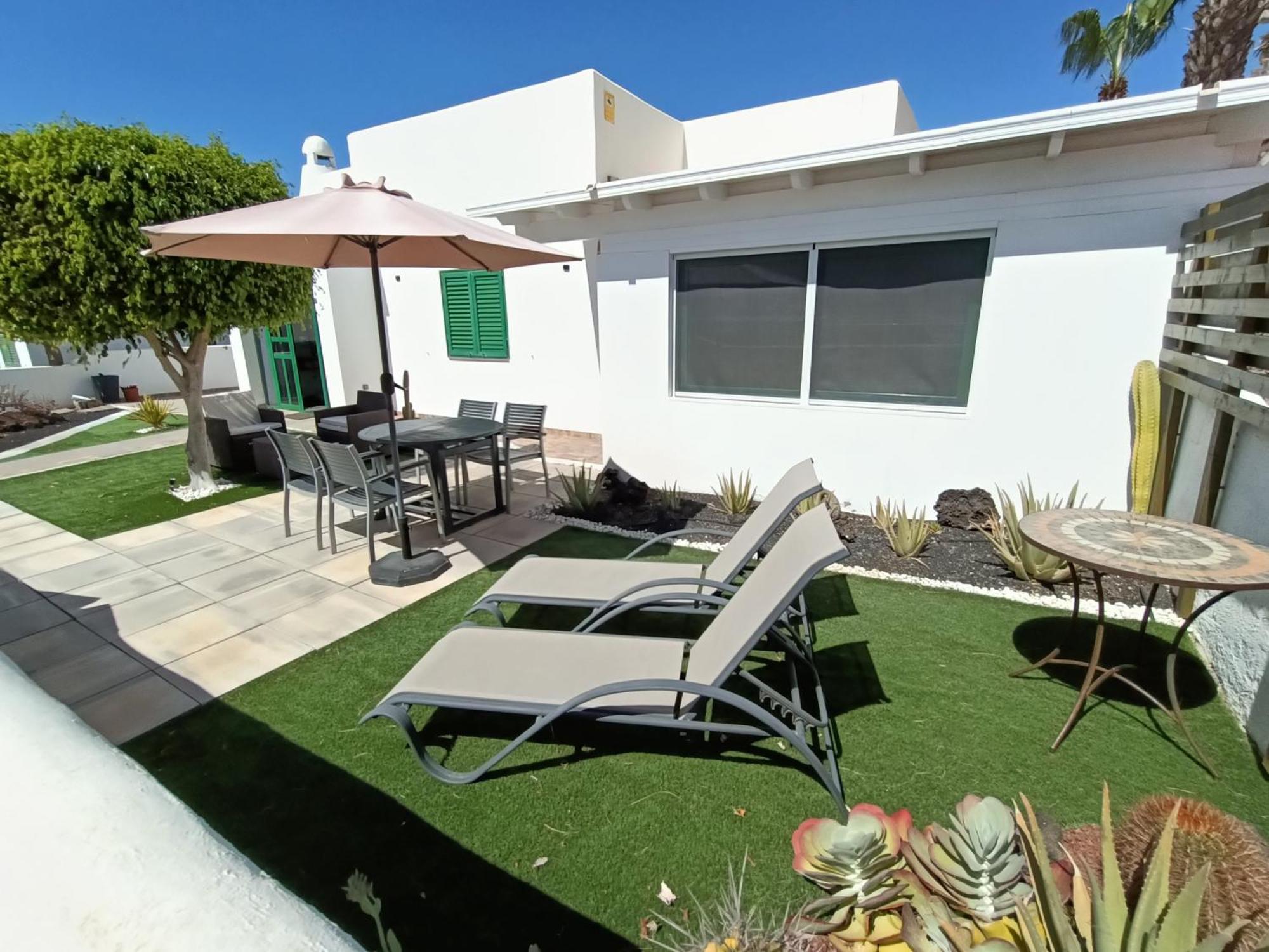 The White House With Pool - Playa Blanca 아파트 외부 사진