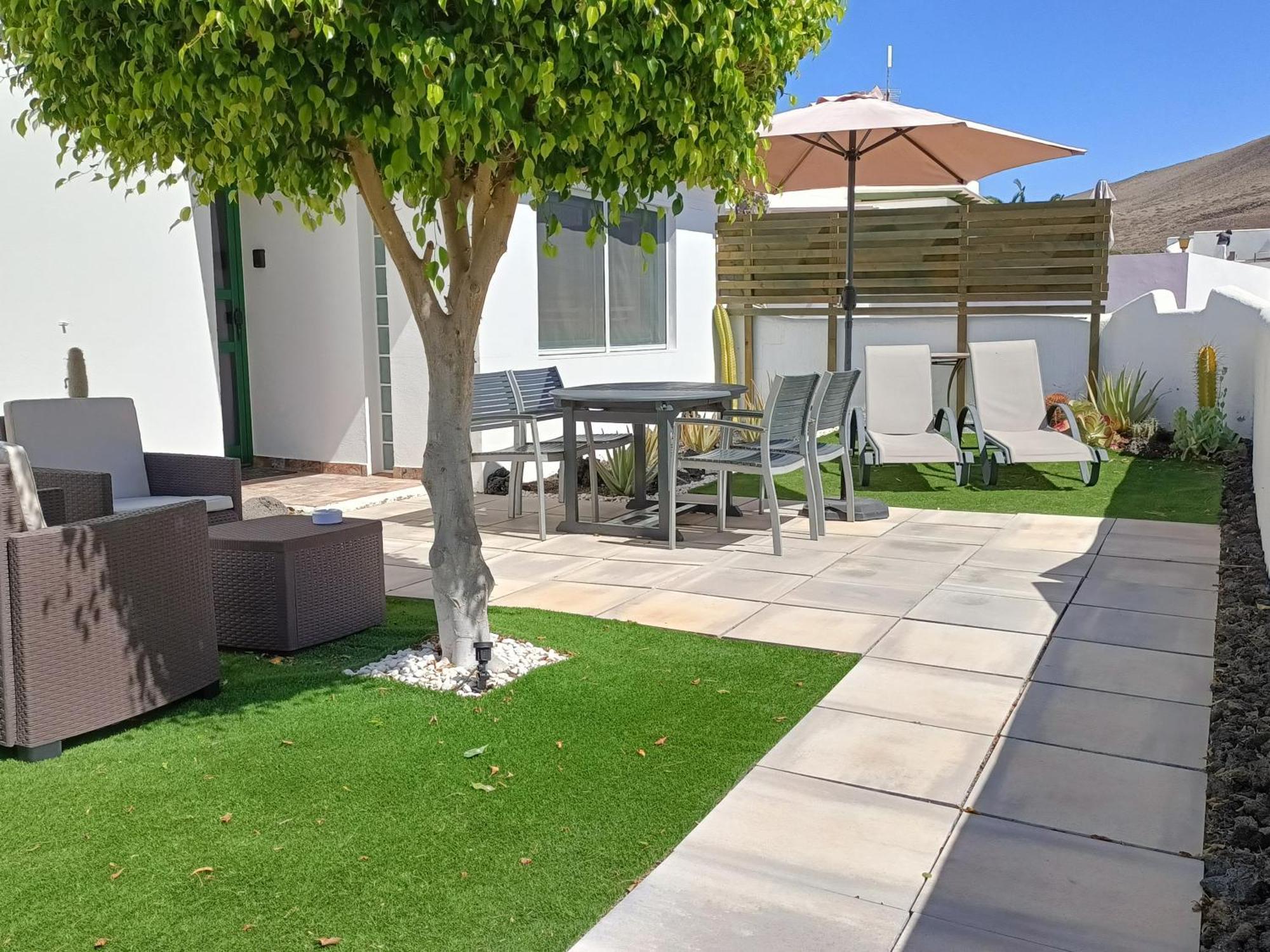 The White House With Pool - Playa Blanca 아파트 외부 사진