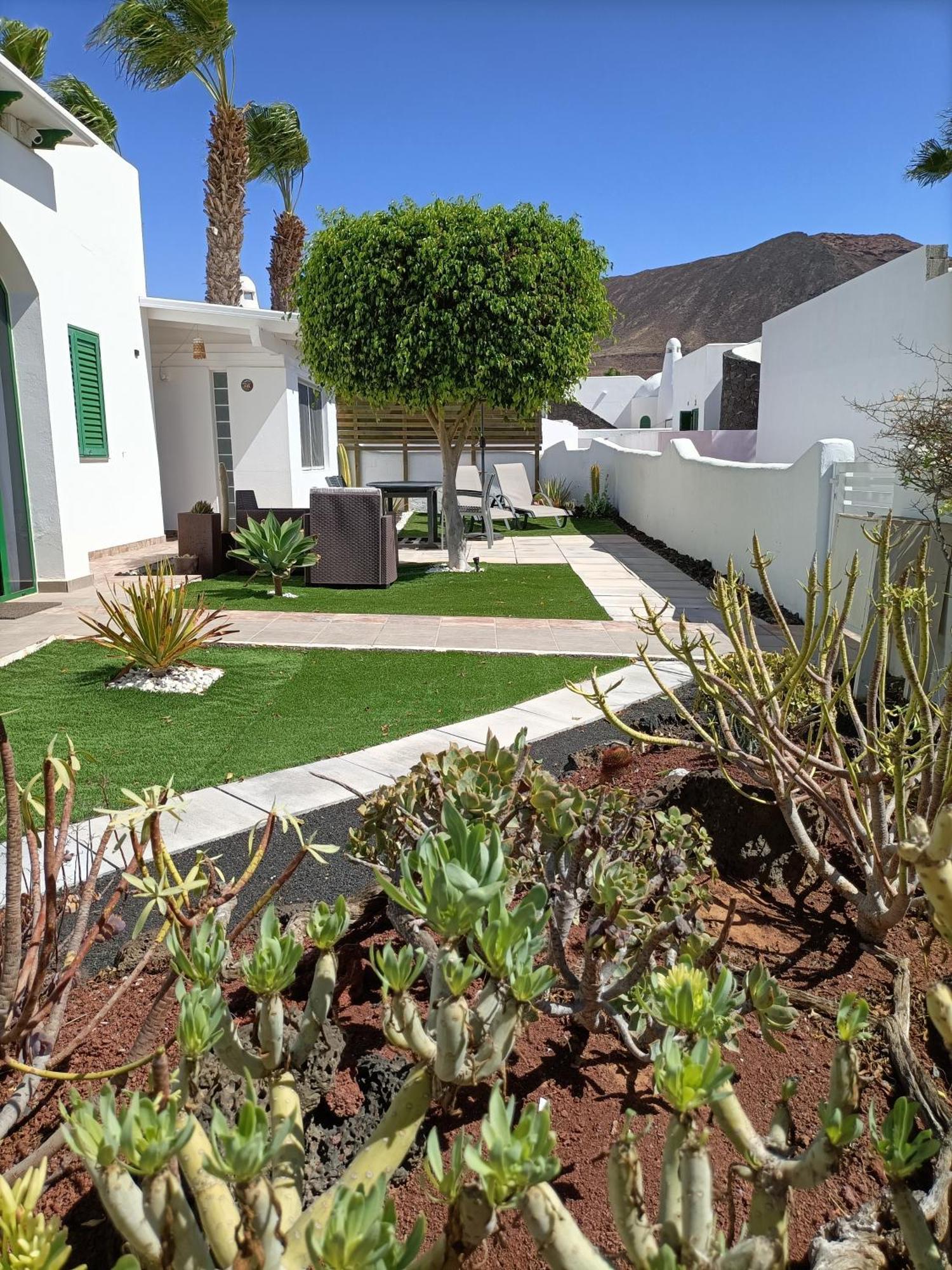 The White House With Pool - Playa Blanca 아파트 외부 사진