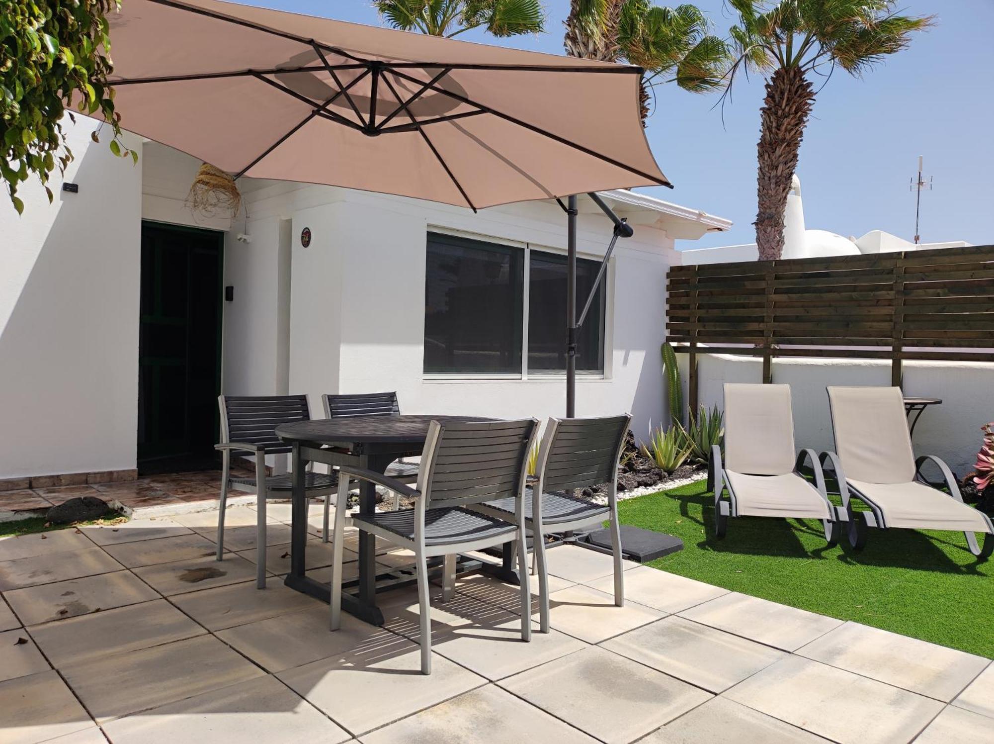The White House With Pool - Playa Blanca 아파트 외부 사진